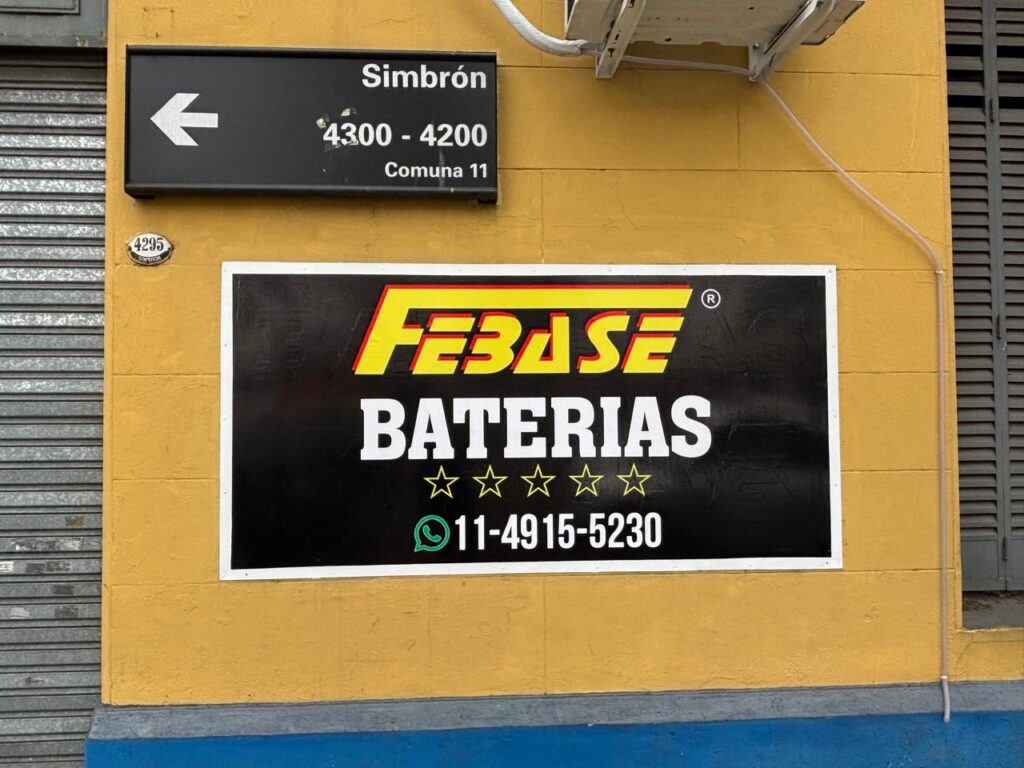 Imagen negocio Febase baterías (vista lateral)
